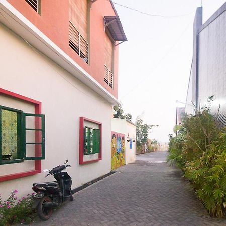 红多兹Plus伊斯兰酒店-近三邦阿伦阿伦 Sampang  外观 照片