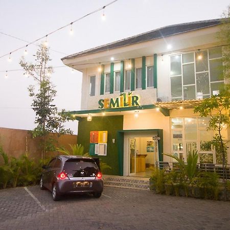 红多兹Plus伊斯兰酒店-近三邦阿伦阿伦 Sampang  外观 照片