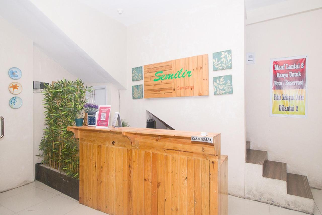 红多兹Plus伊斯兰酒店-近三邦阿伦阿伦 Sampang  外观 照片