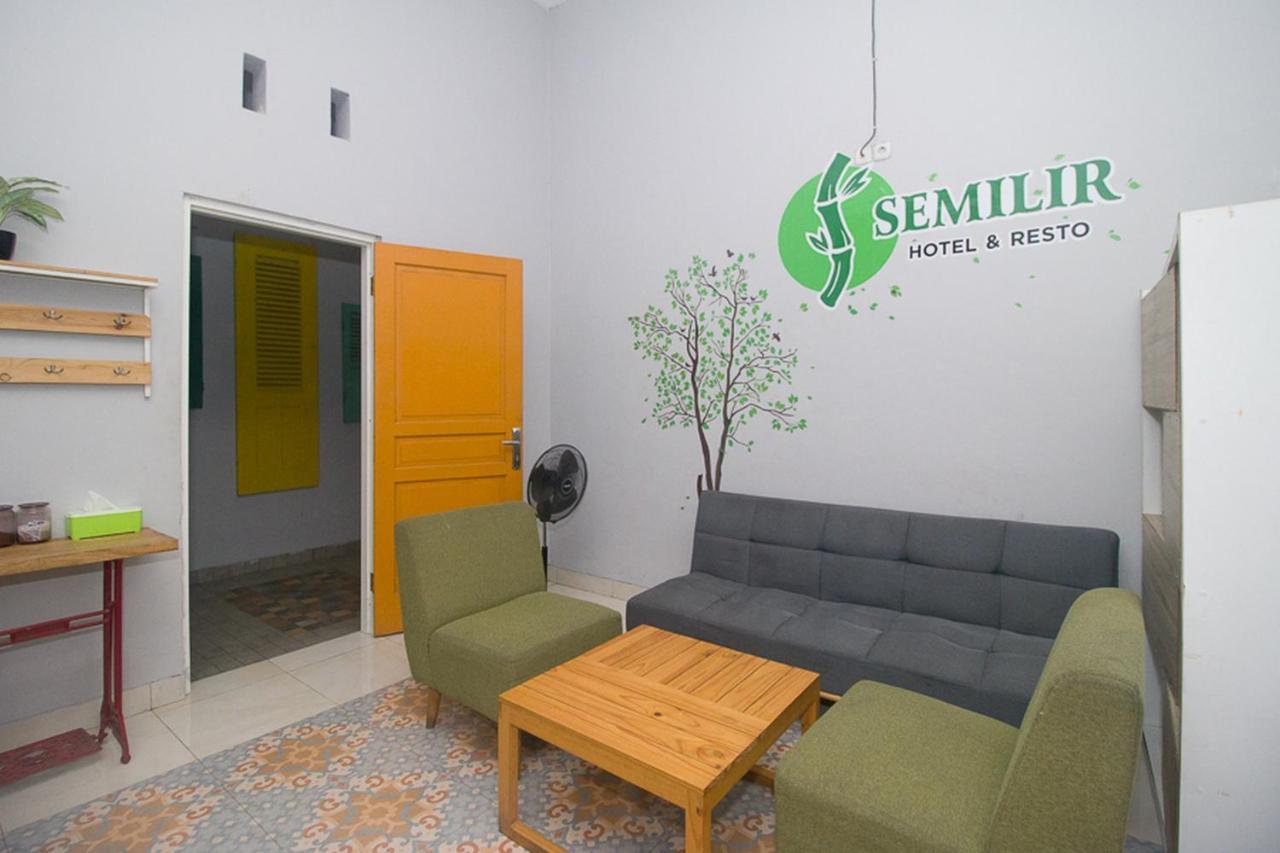 红多兹Plus伊斯兰酒店-近三邦阿伦阿伦 Sampang  外观 照片